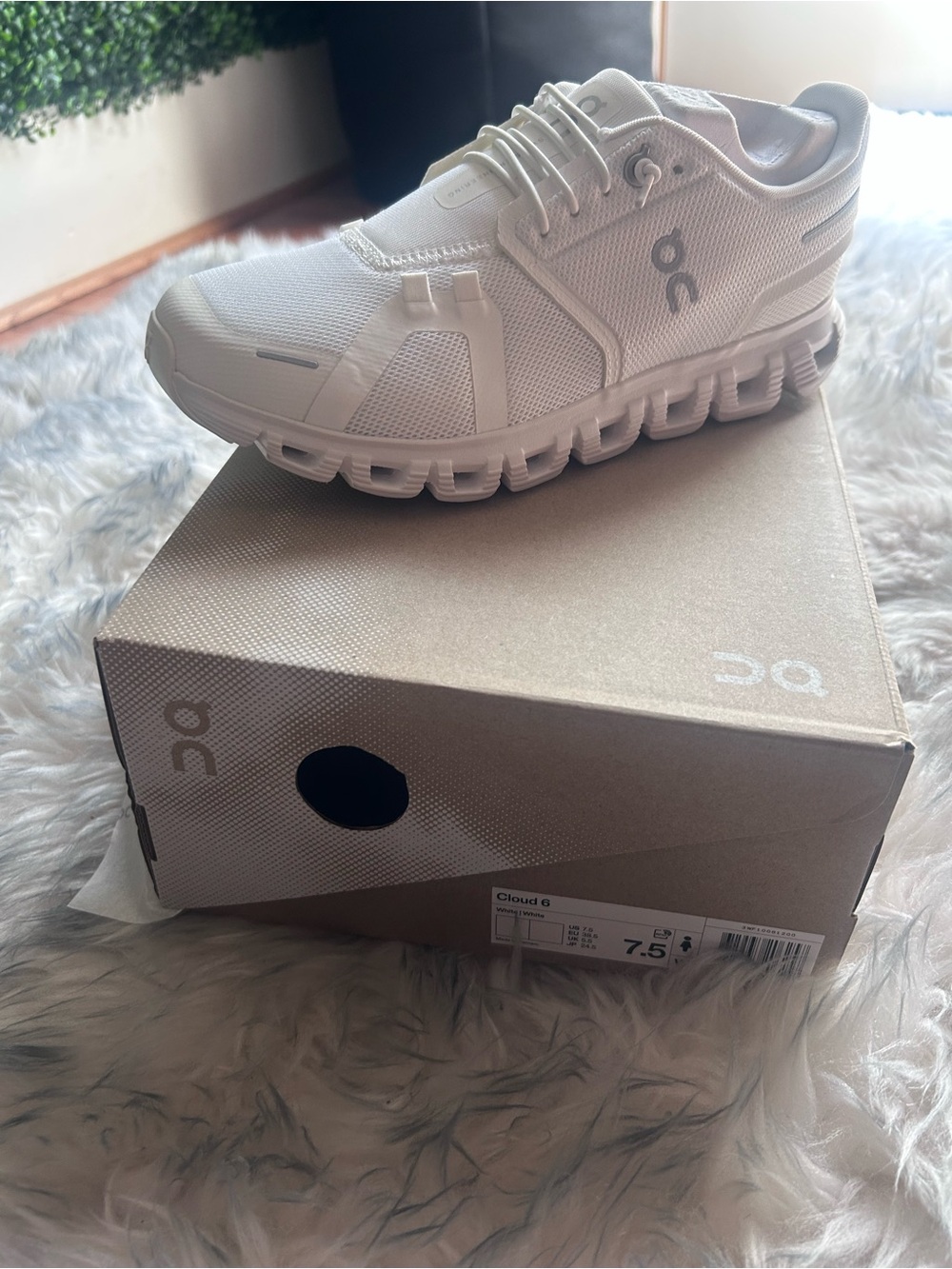 On Running Running women’s Cloud White Athletic Sneakers - Picture 8 of 9